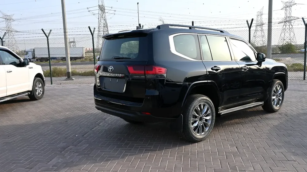 TOYOTA LC300 3.5L VX+ PETROL EUROPE FULL OPTION 2022MY - Image 6