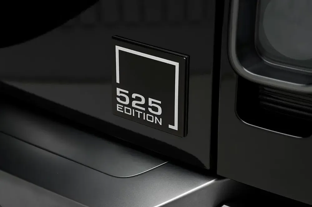 LAND ROVER DEFENDER V8 P525 EDITION, 2025, GCC, FSH, EXCELLENT CONDITION - Image 9