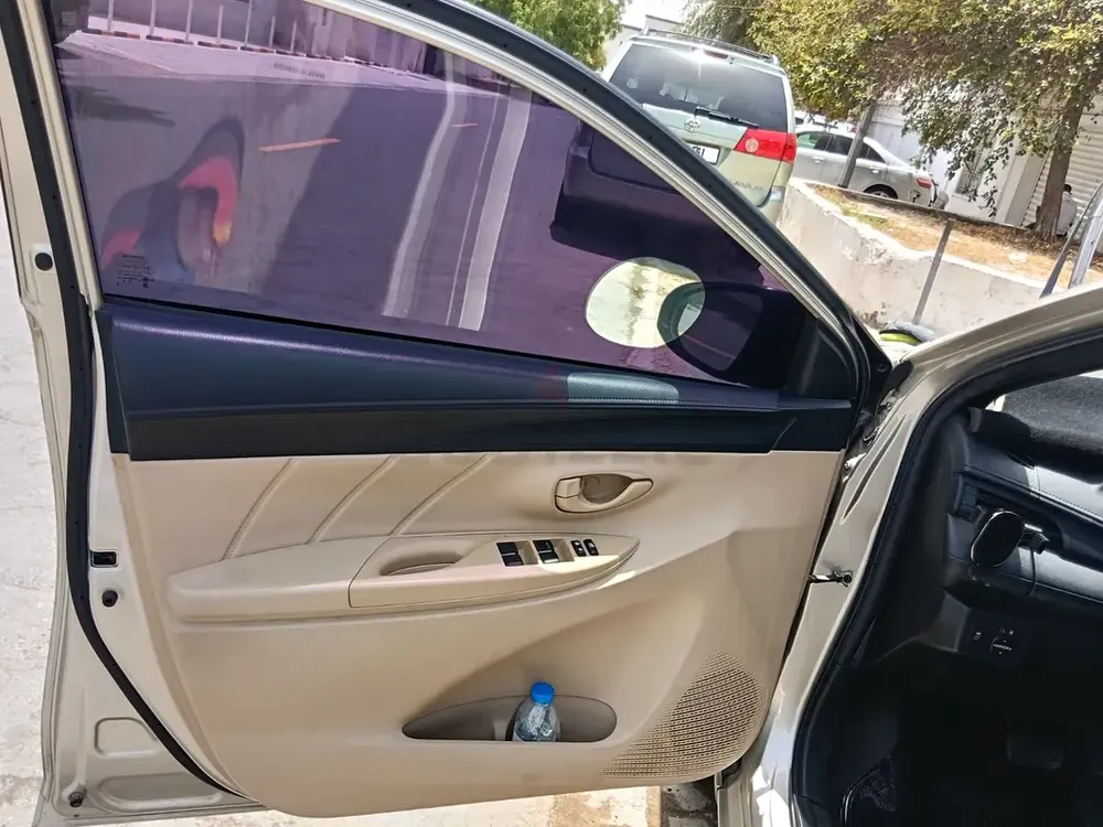 Toyota yaris - Image 6