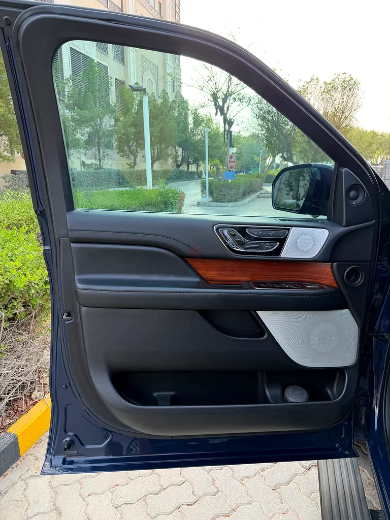 Linclon navigator Reserve 2018 gcc ( low km ) - Image 18