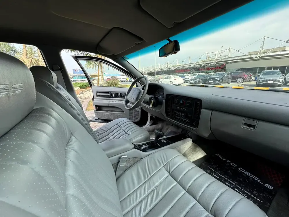 Chevrolet Impala 1996, Japanese Specs only 500 km - Image 16