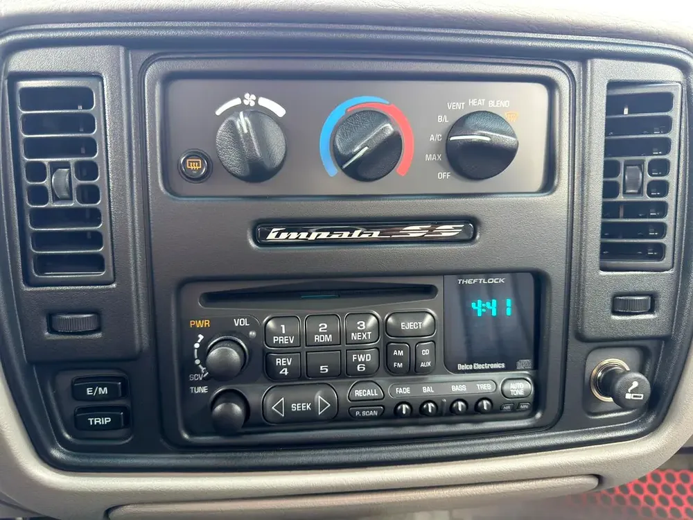 Chevrolet Impala 1996, Japanese Specs only 500 km - Image 20