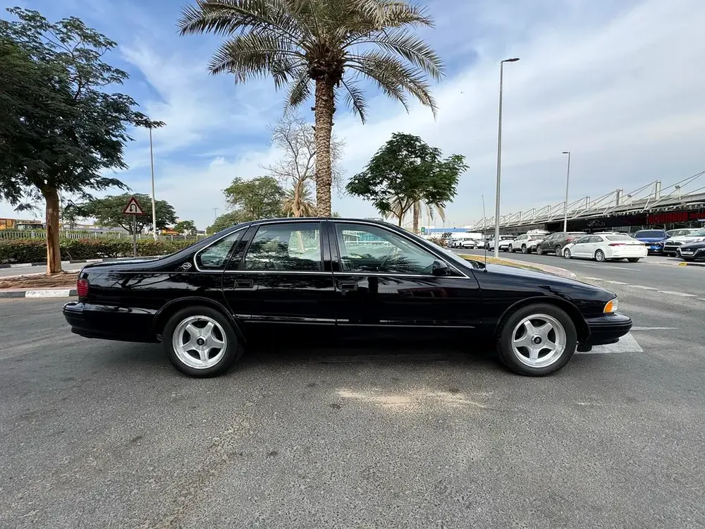 Chevrolet Impala 1996, Japanese Specs only 500 km - Image 4