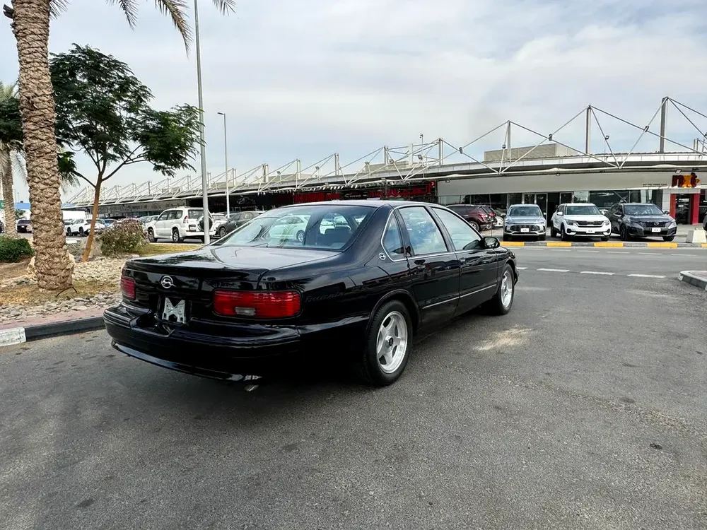 Chevrolet Impala 1996, Japanese Specs only 500 km - Image 5