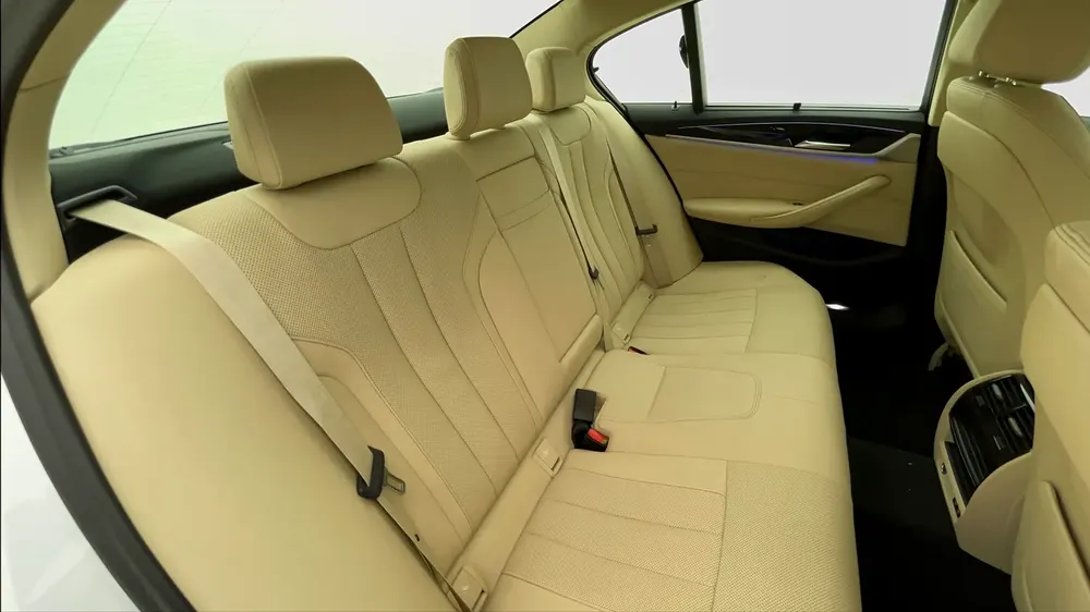 AED 2,046/month | 0 Downpayment | Free 1 Year Warranty | BMW 520I 2023 - Image 10