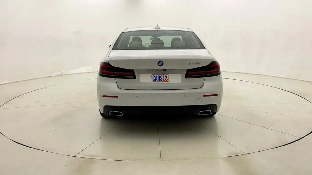 AED 2,046/month | 0 Downpayment | Free 1 Year Warranty | BMW 520I 2023 - Image 4