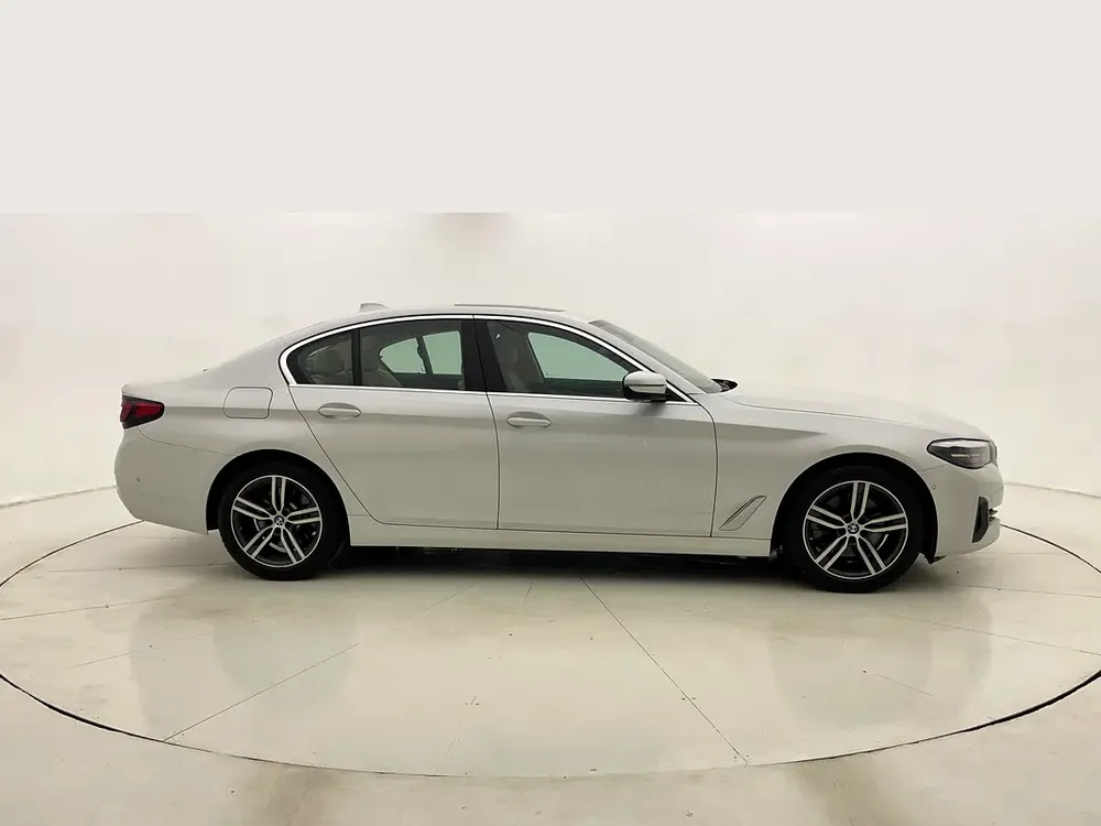 AED 2,046/month | 0 Downpayment | Free 1 Year Warranty | BMW 520I 2023 - Image 5