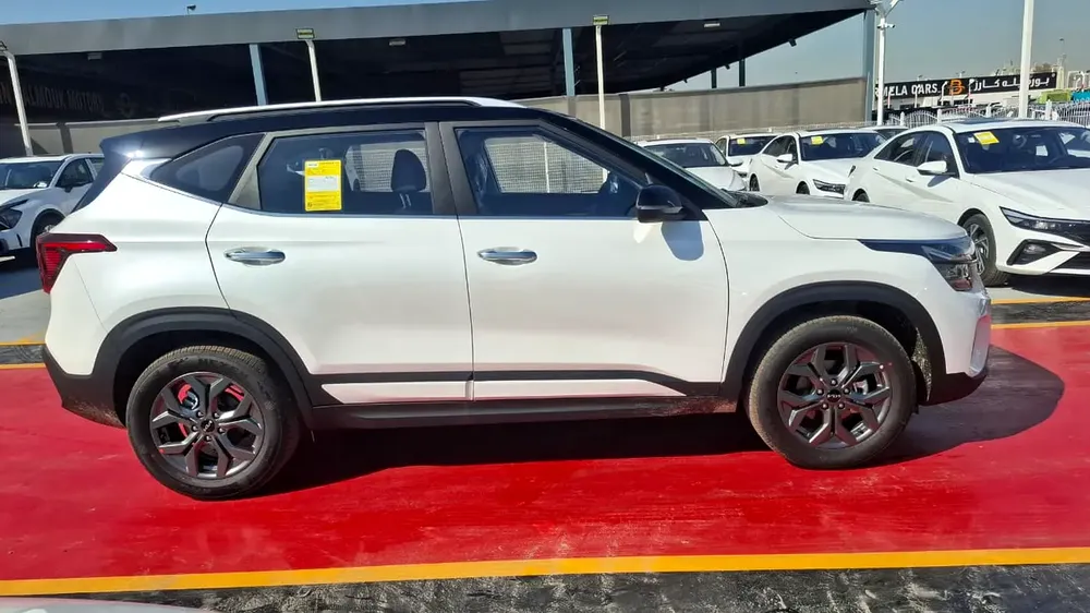 2025 kia seltos - Image 15