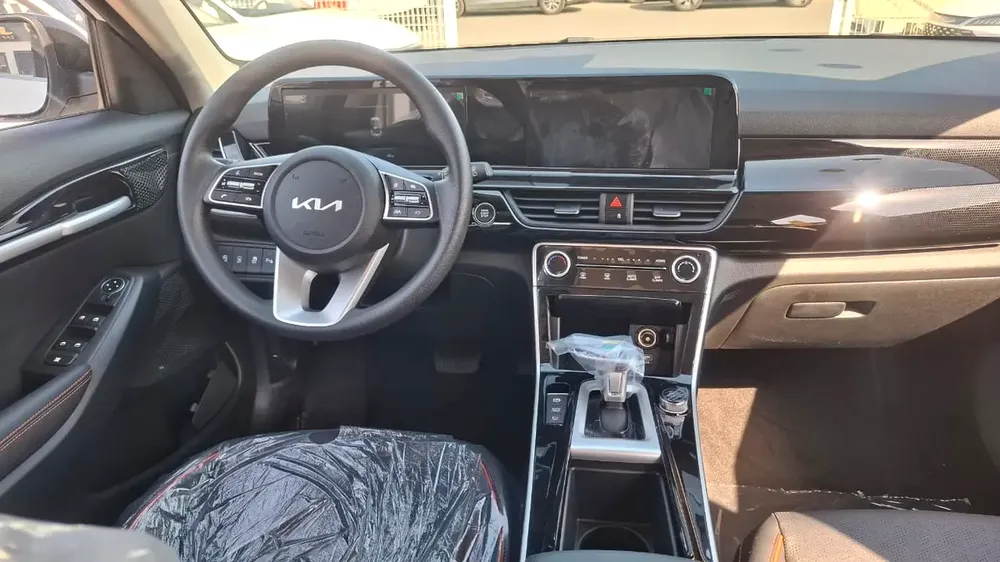 2025 kia seltos - Image 8