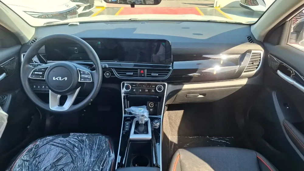 2025 kia seltos - Image 9