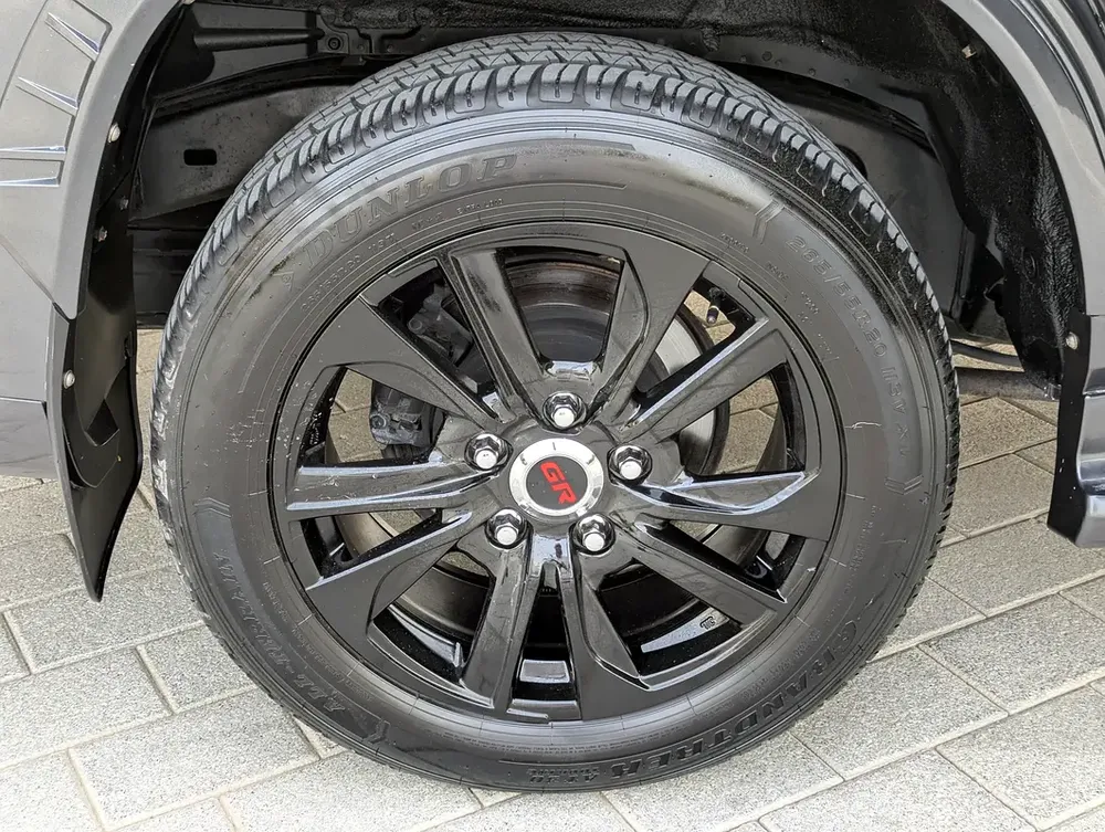 Toyota Land Cruiser GXR 2011 Facelifted 2026 With Interior and Exterior GCC Specs - Image 12