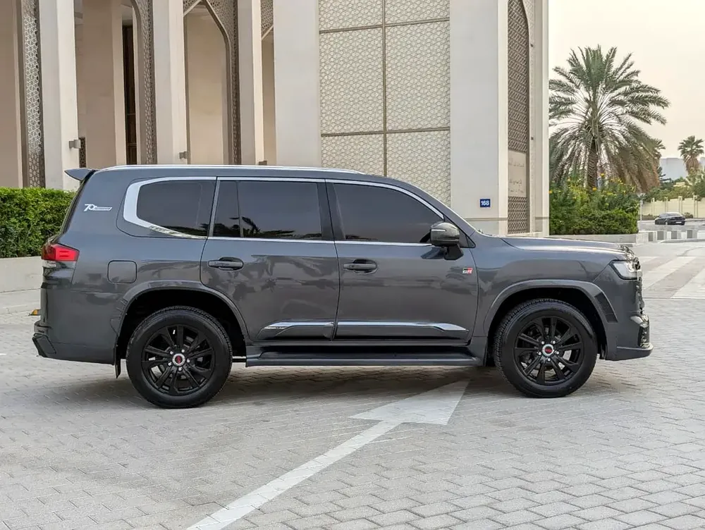 Toyota Land Cruiser GXR 2011 Facelifted 2026 With Interior and Exterior GCC Specs - Image 18