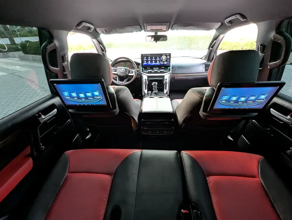 Toyota Land Cruiser GXR 2011 Facelifted 2026 With Interior and Exterior GCC Specs - Image 6