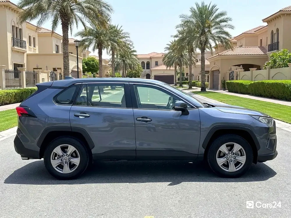 AED 1,229/month | 0 DP | Free 3 Months Warranty | Service History | 30 Day Return | TOYOTA RAV4 2022 - Image 5