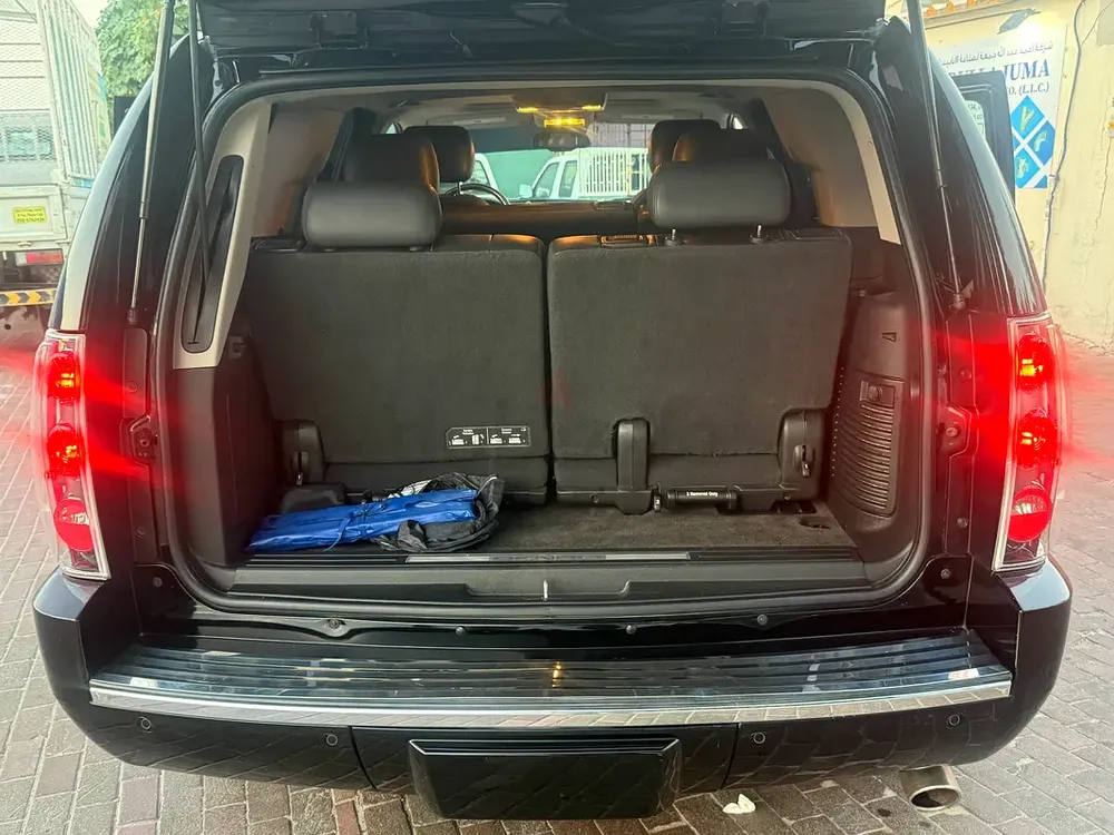 GMC Yukon Denali 2013 - GCC Specs - Well Maintained- Excellent condition - First owner - Image 10
