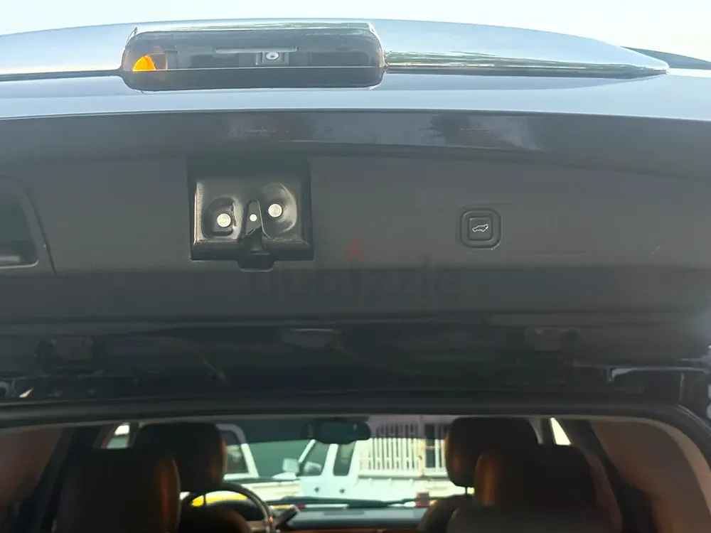 GMC Yukon Denali 2013 - GCC Specs - Well Maintained- Excellent condition - First owner - Image 5