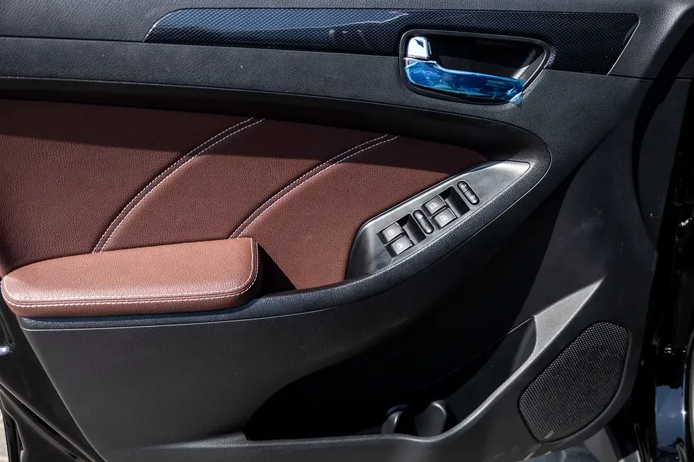Fengon 580 (7 SEATER) 2023 GCC | Agency Warranty | Flexible D.P. - Image 9