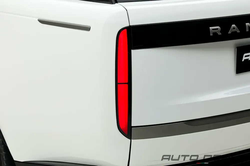 2023 Land Rover Vouge HSE P400 | GCC Specs | Warranty | Service Contract | Pristine Condition - Image 10