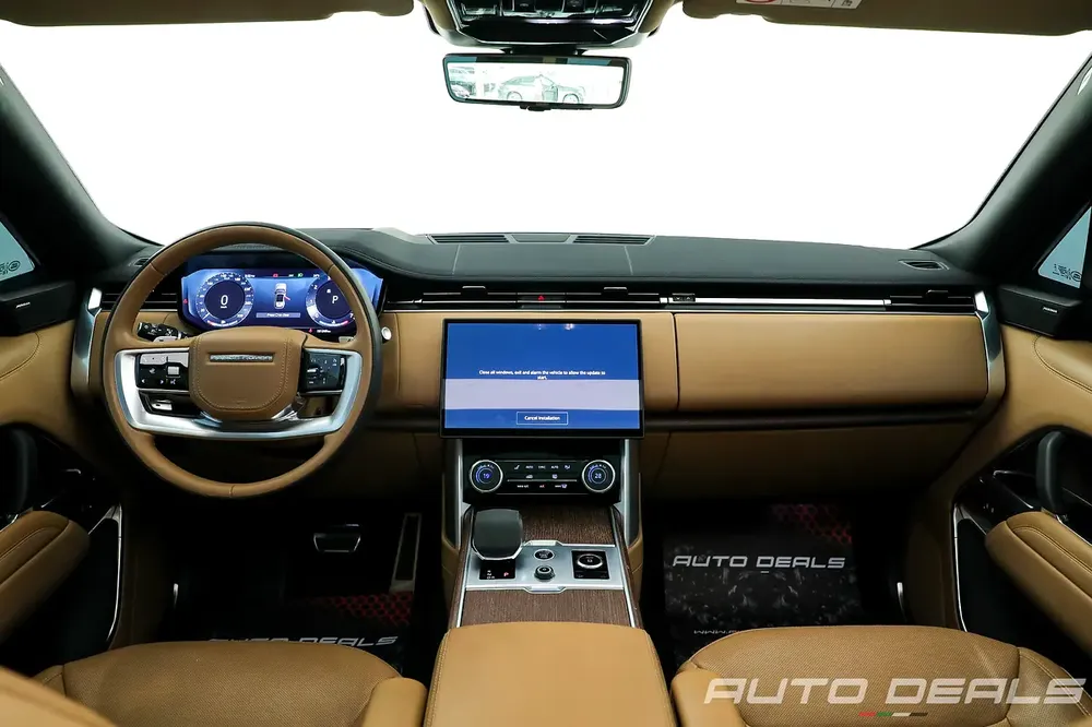 2023 Land Rover Vouge HSE P400 | GCC Specs | Warranty | Service Contract | Pristine Condition - Image 12