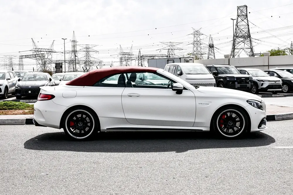 2019 - BENZ C63 S CABRIOLET  - SUPER CLEAN - LIKE NEW - ONLY 68,000 KM - Image 4