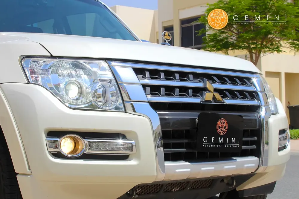 Mitsubishi Pajero 3.5 4WD GLS Top 2022 GCC with WARRANTY - Image 8