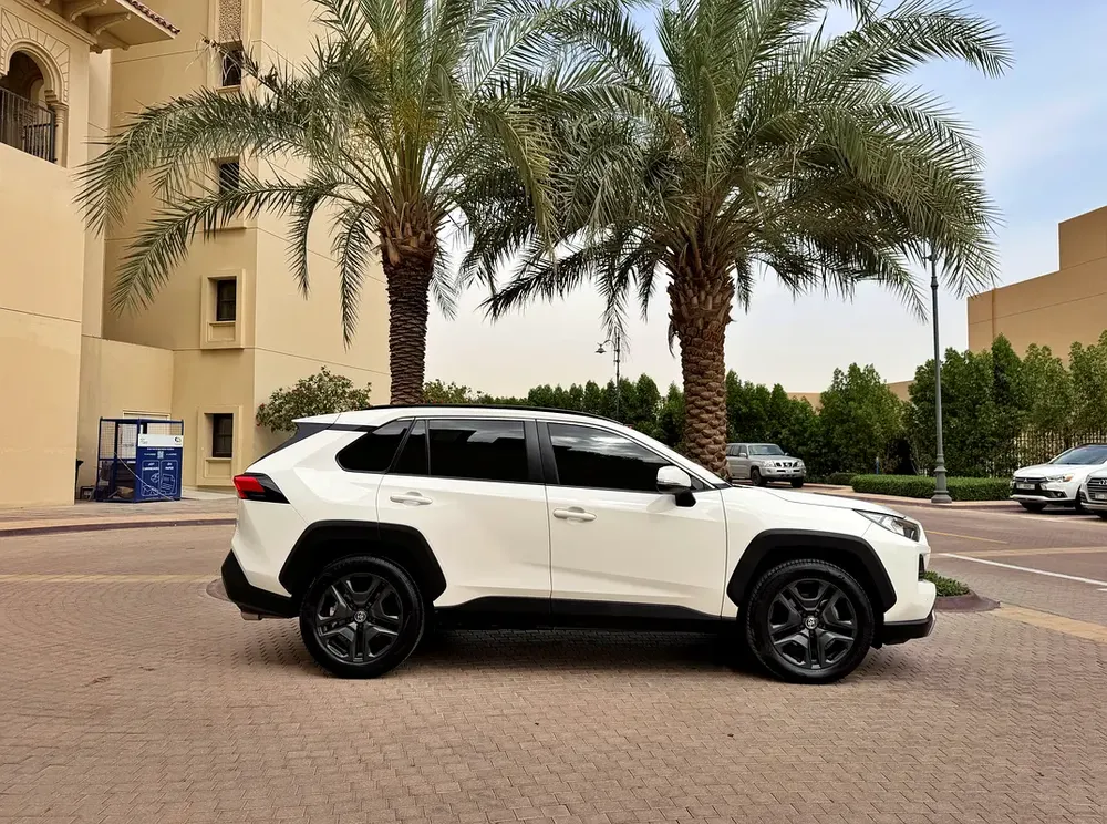 GCC RAV 4 ADVENTURE / UNDER WARRANTY - Image 5