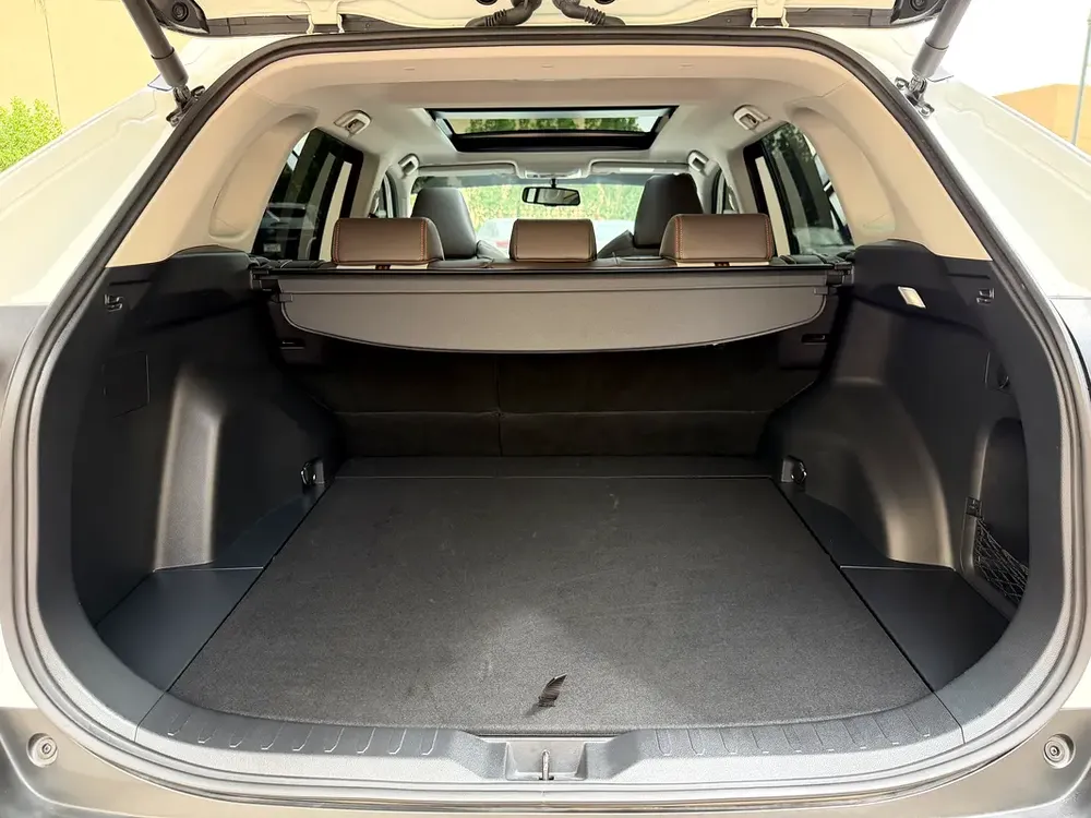 GCC RAV 4 ADVENTURE / UNDER WARRANTY - Image 9