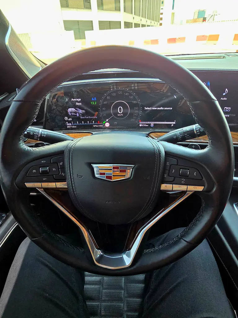 2023 Cadillac Escalade Sport Platinum | GCC Specs | Low Mileage - Image 18