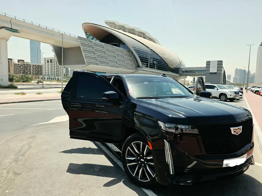 2023 Cadillac Escalade Sport Platinum | GCC Specs | Low Mileage - Image 6