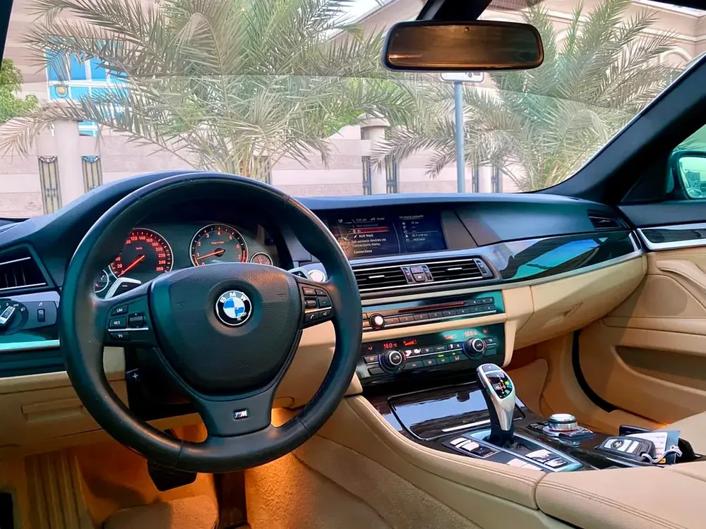 2013 BMW 530i || FULL OPTION || 6 cylinder || accident free || GCC SPECS - Image 12