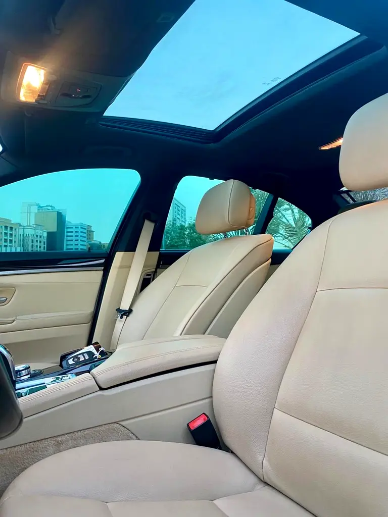 2013 BMW 530i || FULL OPTION || 6 cylinder || accident free || GCC SPECS - Image 15