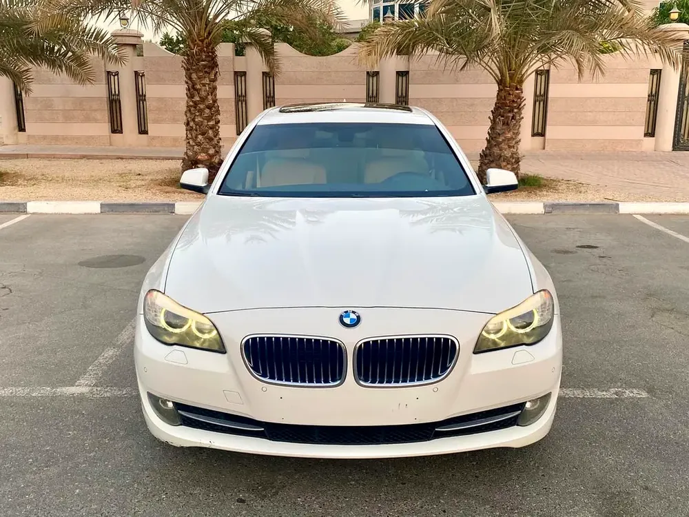 2013 BMW 530i || FULL OPTION || 6 cylinder || accident free || GCC SPECS - Image 4