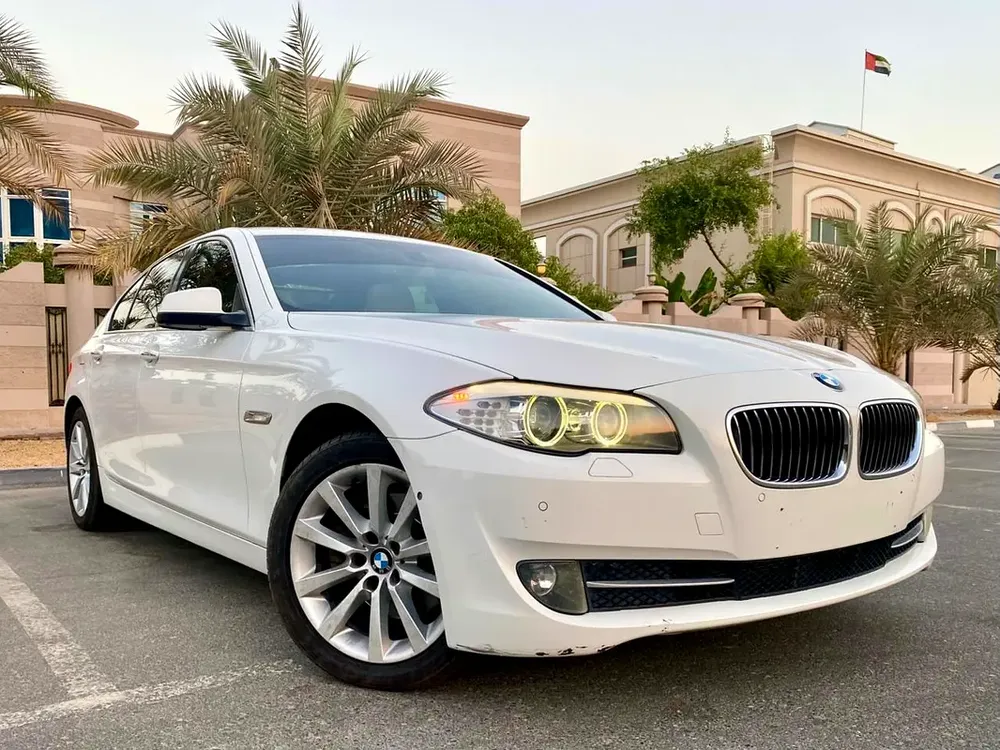 2013 BMW 530i || FULL OPTION || 6 cylinder || accident free || GCC SPECS - Image 5