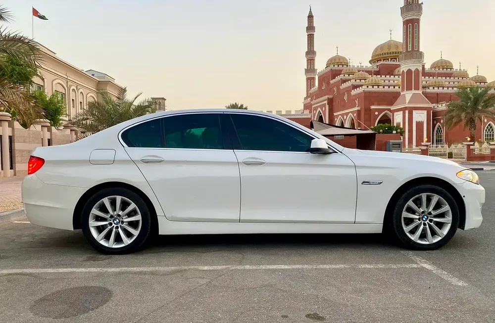 2013 BMW 530i || FULL OPTION || 6 cylinder || accident free || GCC SPECS - Image 6