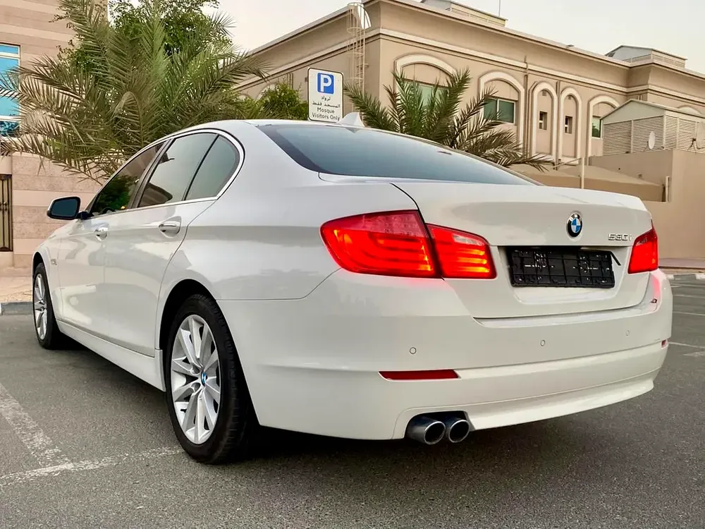 2013 BMW 530i || FULL OPTION || 6 cylinder || accident free || GCC SPECS - Image 9