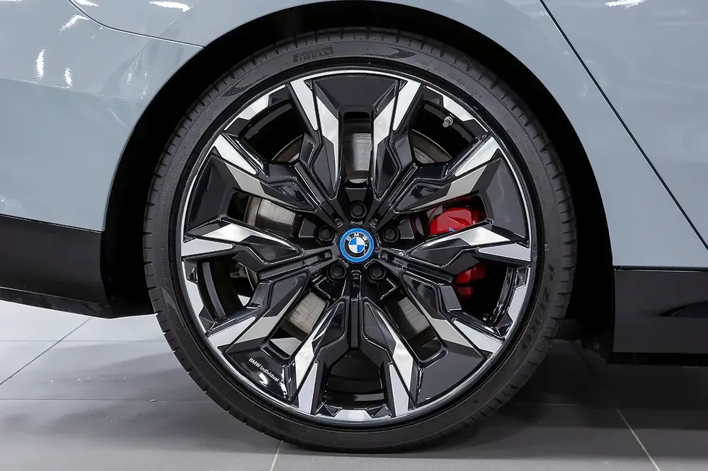 BMW i5 M60 xDrive (REF NO# 142273) - Image 7