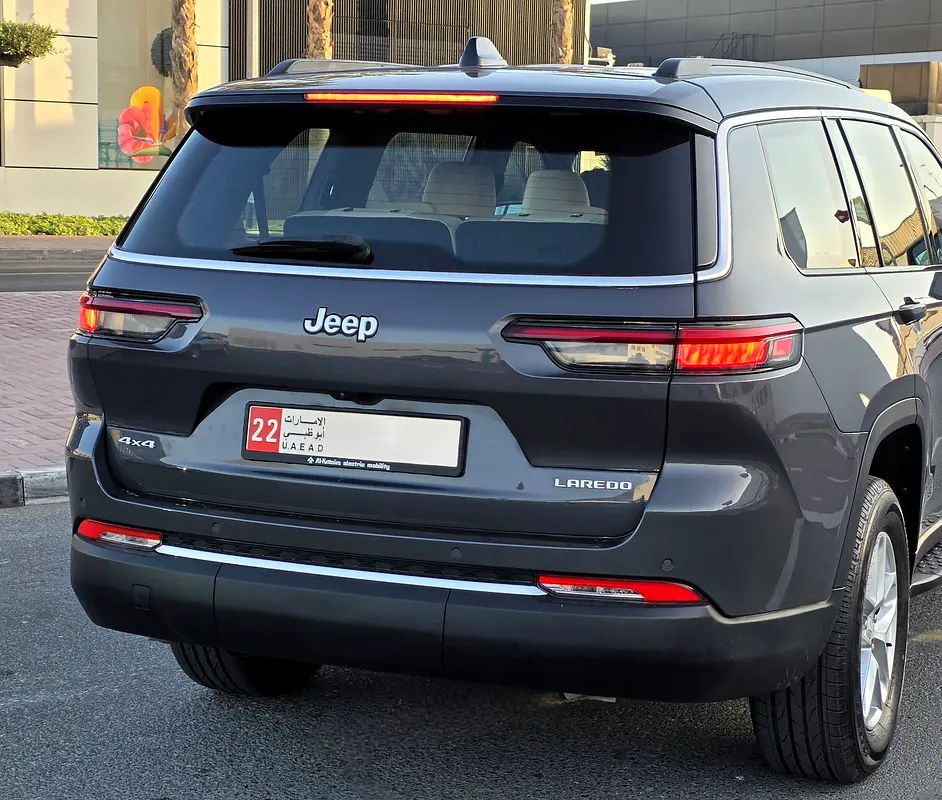 2025 Jeep Grand Cherokee Laredo - GCC Specs Lease to own & In-house Finance Available - Image 5