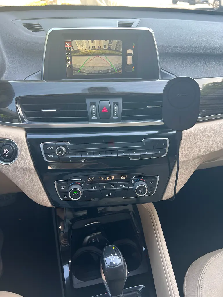 BMW X1 sDrive20i 2016 GCC Specs | Panoramic Roof - Image 12