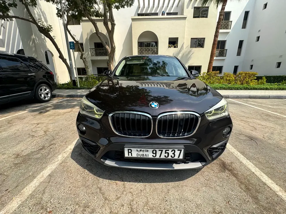 BMW X1 sDrive20i 2016 GCC Specs | Panoramic Roof - Image 6