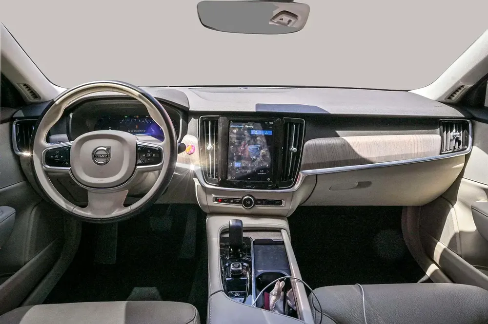 AED 1596/month | 2023 Volvo S90 B5 | GCC Specs | Ref#441982 - Image 9