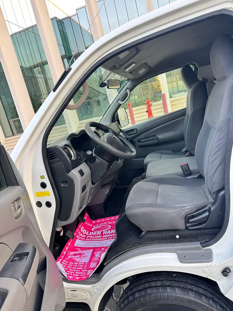 Nissan Urban Van // Gcc space // Model 2020 // Good conditions // power window - Image 13