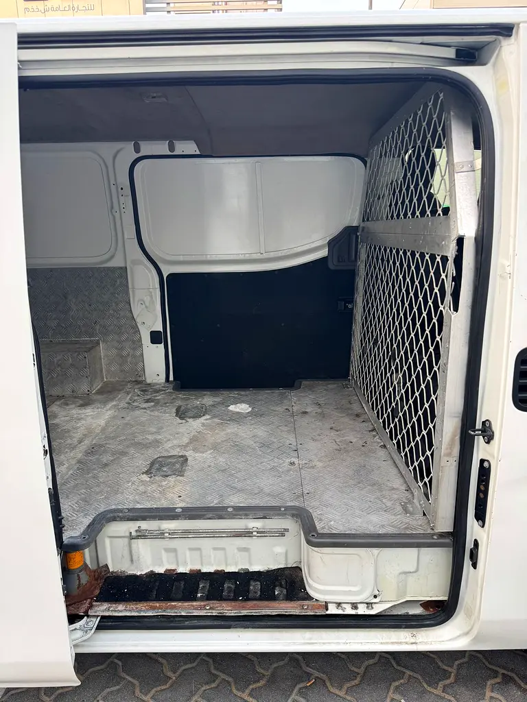 Nissan Urban Van // Gcc space // Model 2020 // Good conditions // power window - Image 14