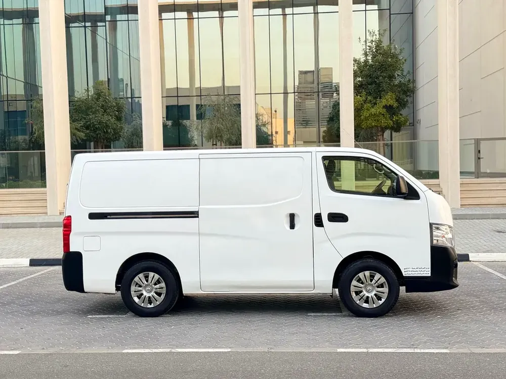Nissan Urban Van // Gcc space // Model 2020 // Good conditions // power window - Image 4