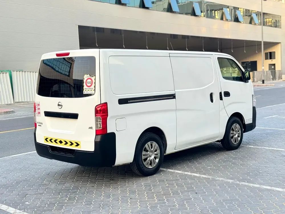 Nissan Urban Van // Gcc space // Model 2020 // Good conditions // power window - Image 5