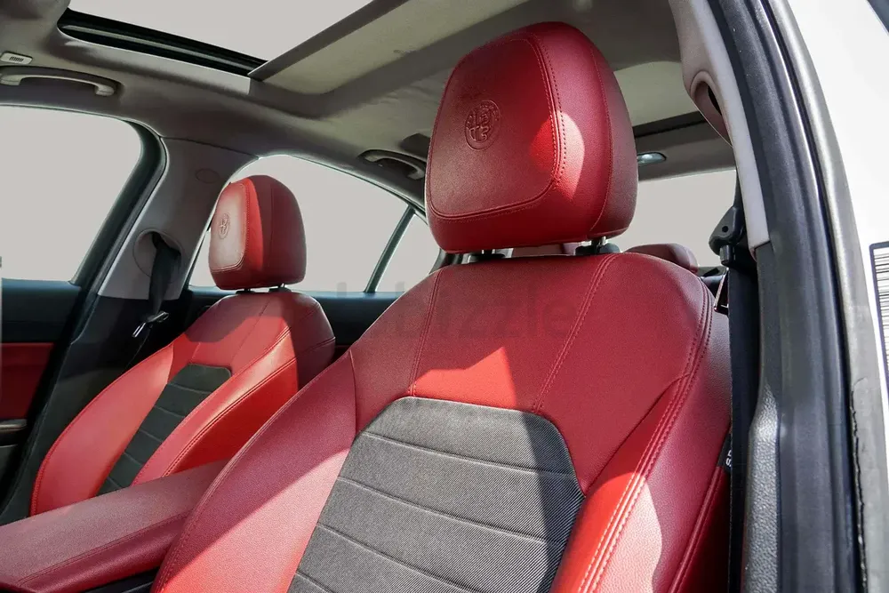 AED 825/month | 2018 Alfa Romeo Giulia  | GCC Specs | Ref#440590 - Image 11