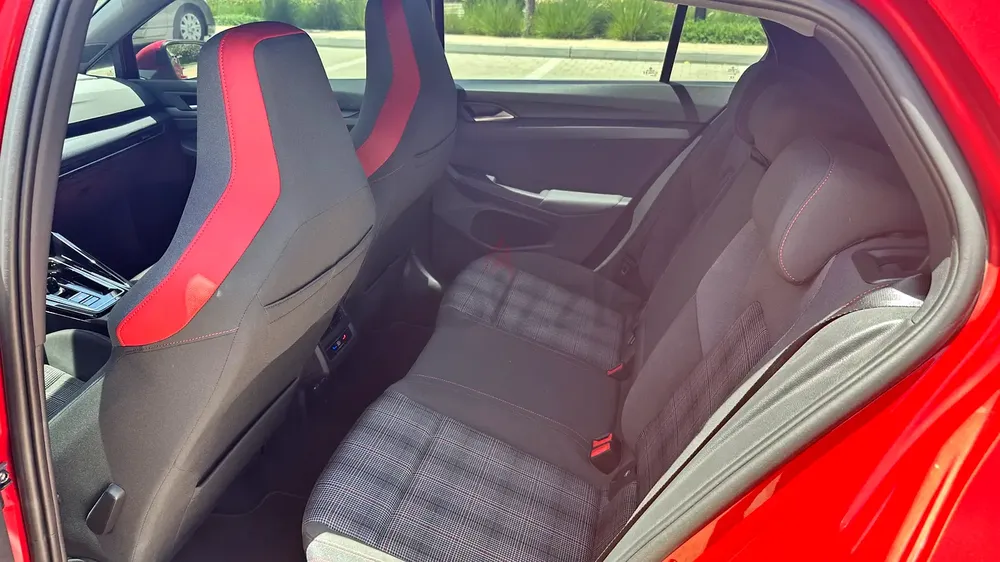 2025 Volkswagen Golf GTI - GCC Specs - No Accidents. Warranty and Service Plan - Image 10