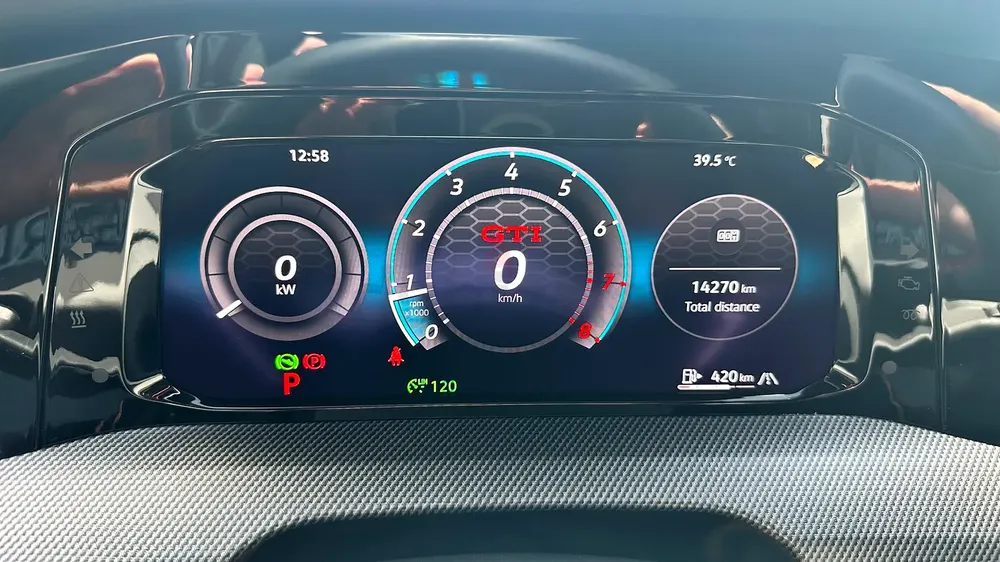 2025 Volkswagen Golf GTI - GCC Specs - No Accidents. Warranty and Service Plan - Image 11