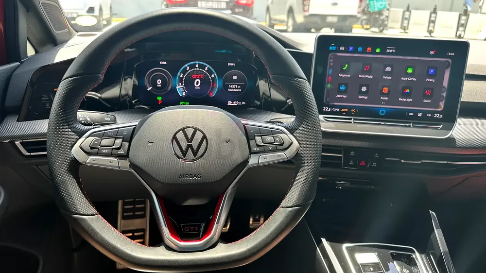 2025 Volkswagen Golf GTI - GCC Specs - No Accidents. Warranty and Service Plan - Image 14