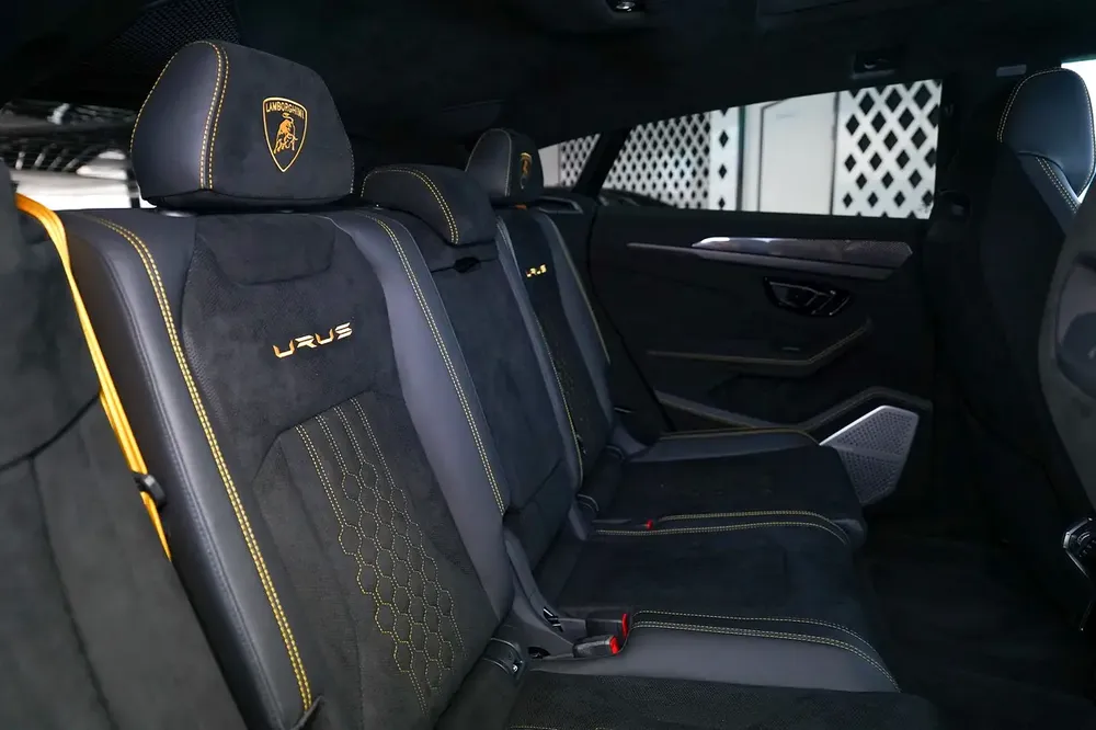 URUS PERFORMANTE | CARBON INTERIOR AND EXTERIOR | VIOLA PASIFAE EXTERIOR | WARRANTY AVAILABLE - Image 14