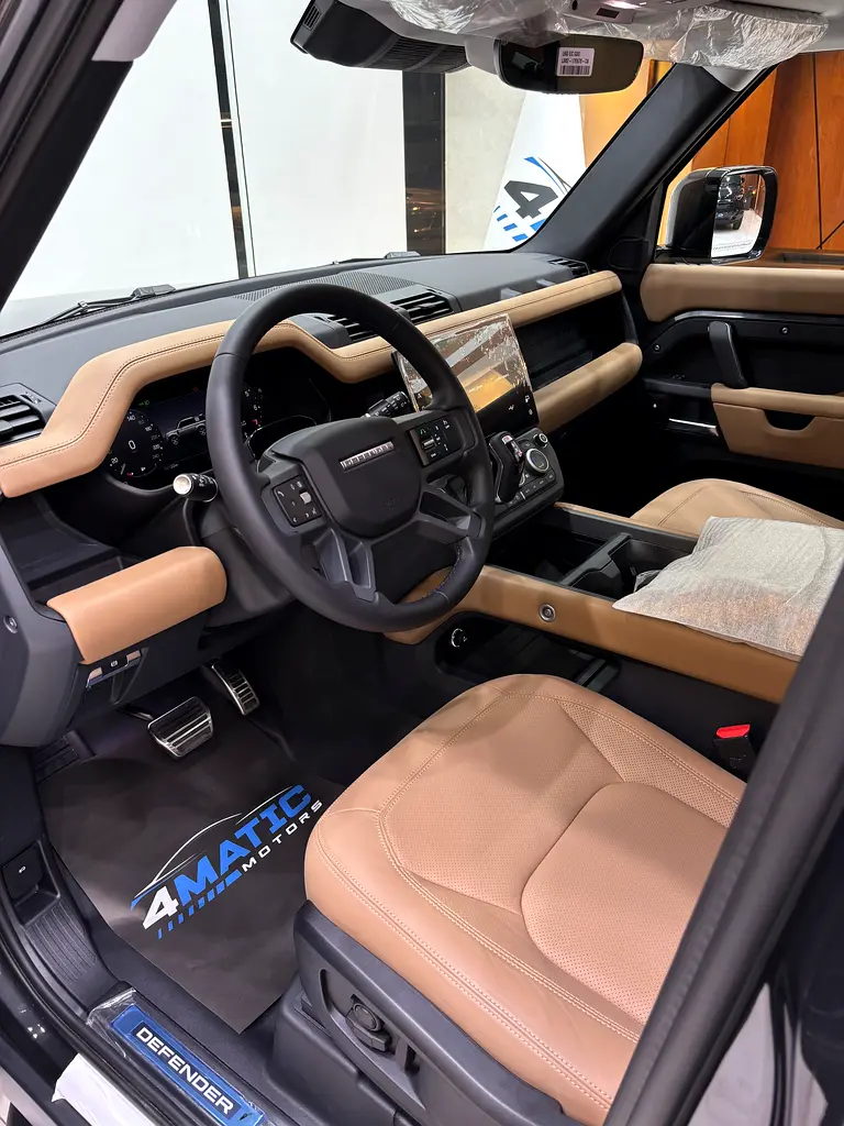 Land Rover Defender P400 X-Dynamic HSE - Image 16